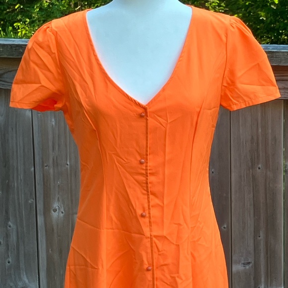 👗3/25$ 👗Vibrant Orange Summer Dress - Picture 2 of 12